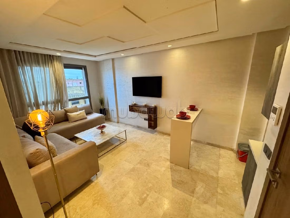 Location saisonnière à CIL Hay Salam. 2 pièces. Chauffage central et porte blindée