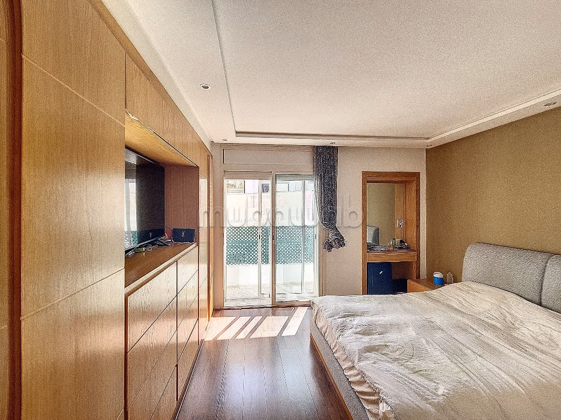 Appartement moderne refait à neuf triangle d'or