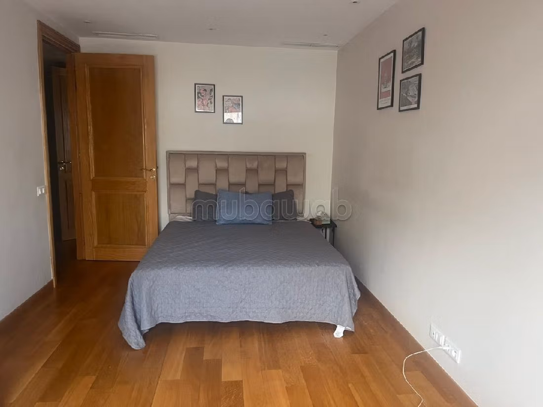 Great apartment for rent in Racine. 2 lovely rooms. Private garage. 