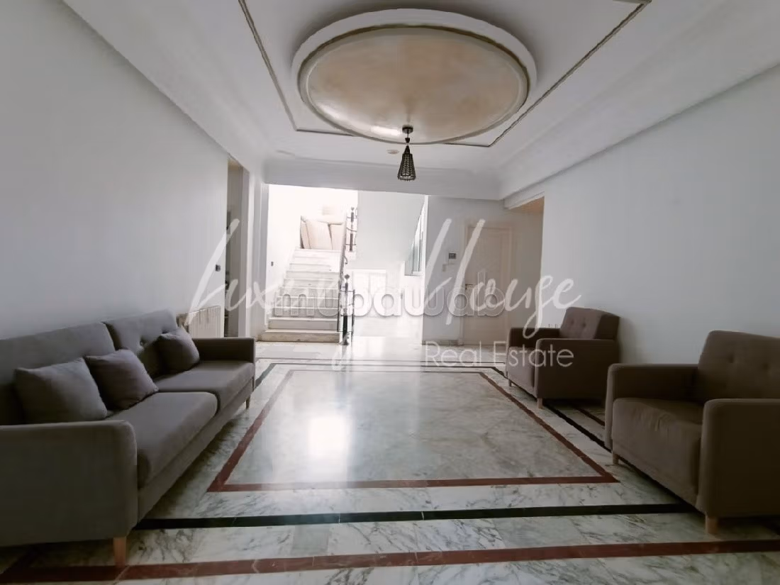 Beautiful house for rent in Carthage. 6 beautiful rooms. Fitted kitchen. 