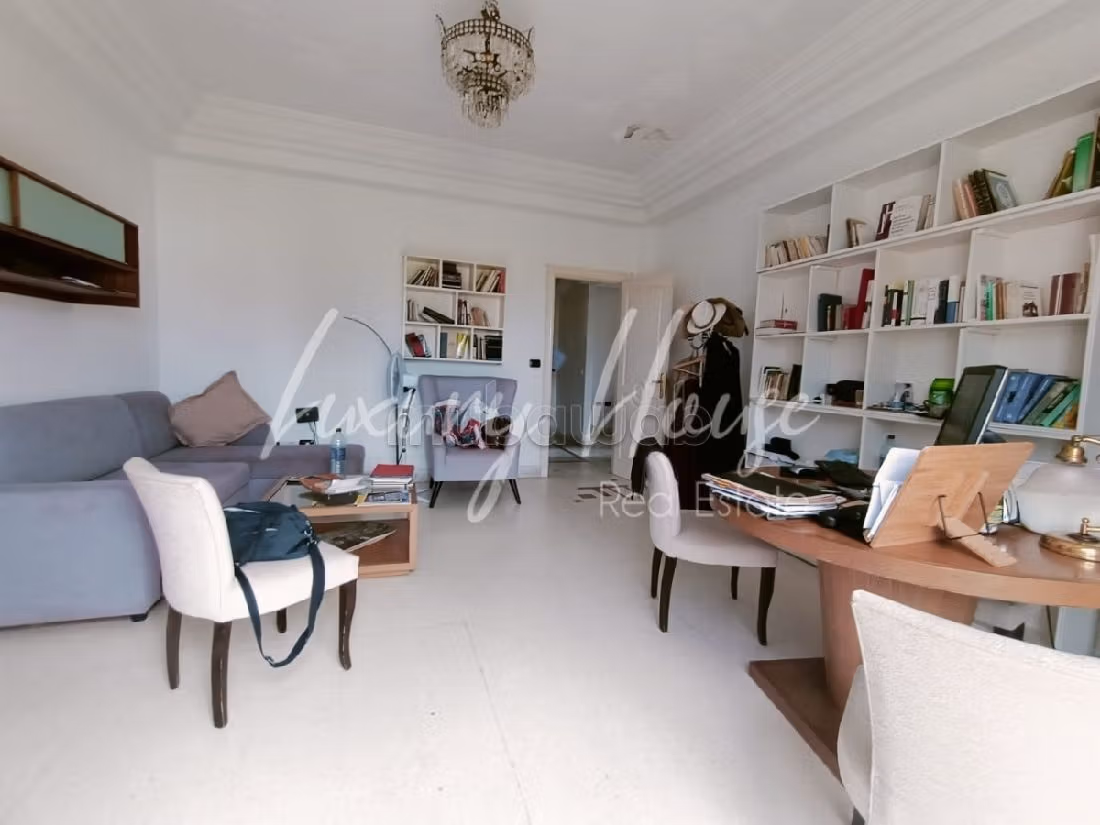 Beautiful house for rent in Carthage. 6 beautiful rooms. Fitted kitchen. 