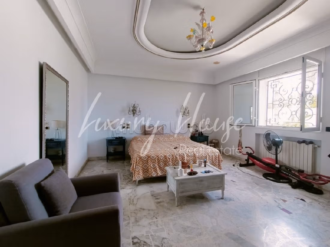 Beautiful house for rent in Carthage. 6 beautiful rooms. Fitted kitchen. 