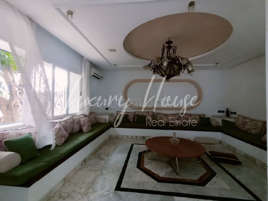 Beautiful house for rent in Carthage. 6 beautiful rooms. Fitted kitchen. 