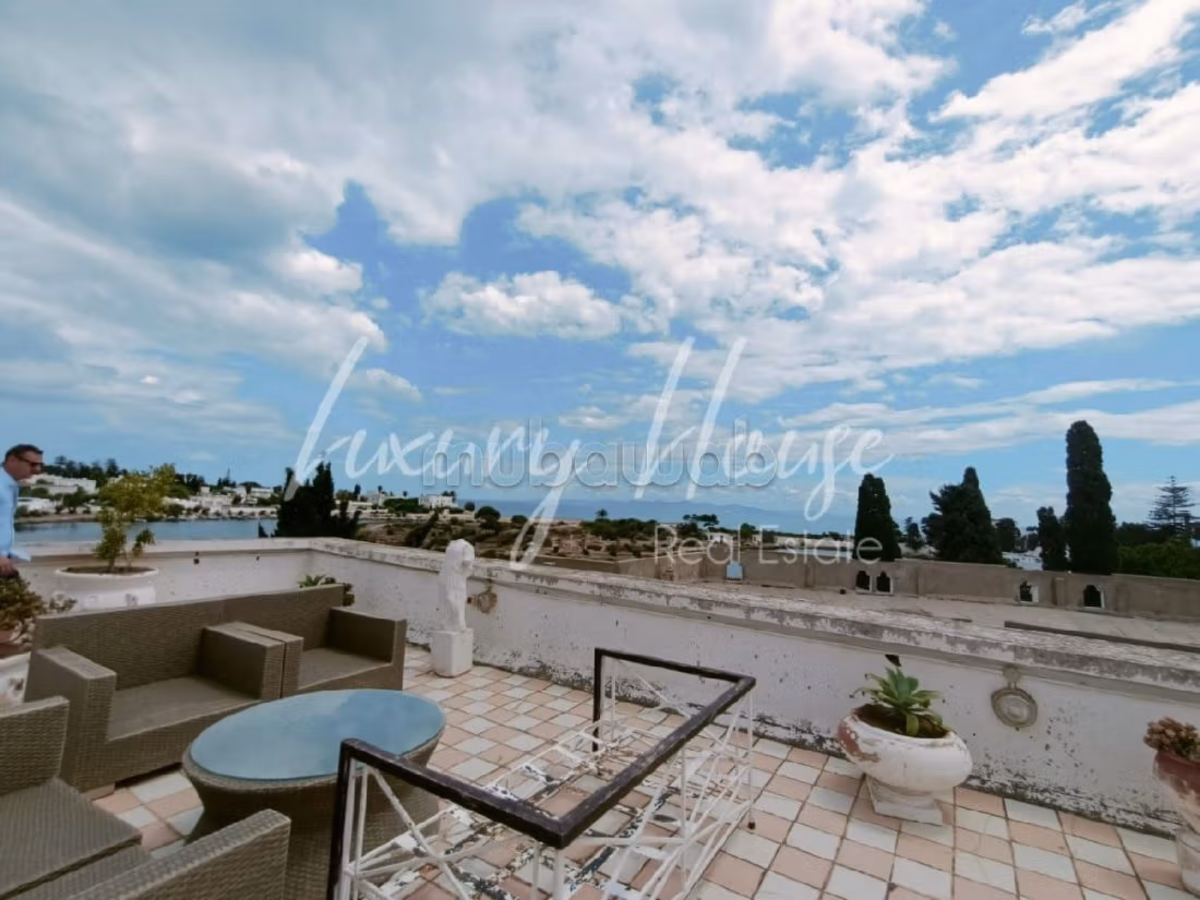 Beautiful house for rent in Carthage. 6 beautiful rooms. Fitted kitchen. 