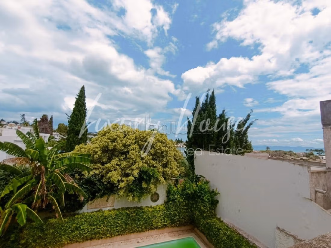 Beautiful house for rent in Carthage. 6 beautiful rooms. Fitted kitchen. 