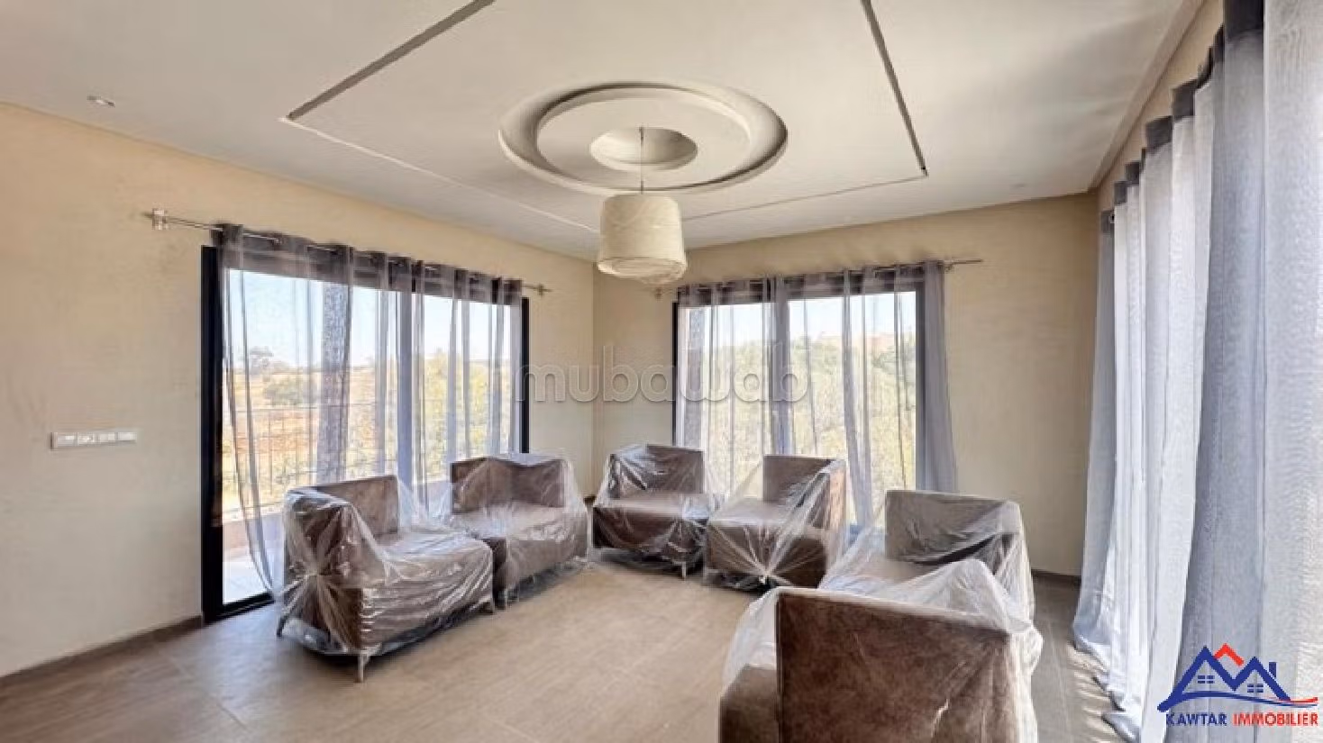 فيلا فاخرة للبيع ب طريق آسفي. المساحة الإجمالية 1500 م². مفروشة