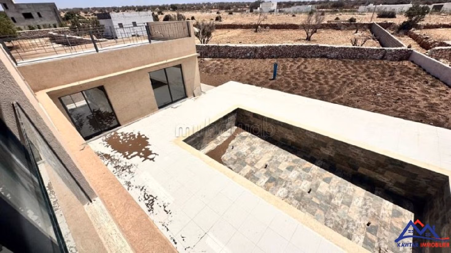 فيلا فاخرة للبيع ب طريق آسفي. المساحة الإجمالية 1500 م². مفروشة