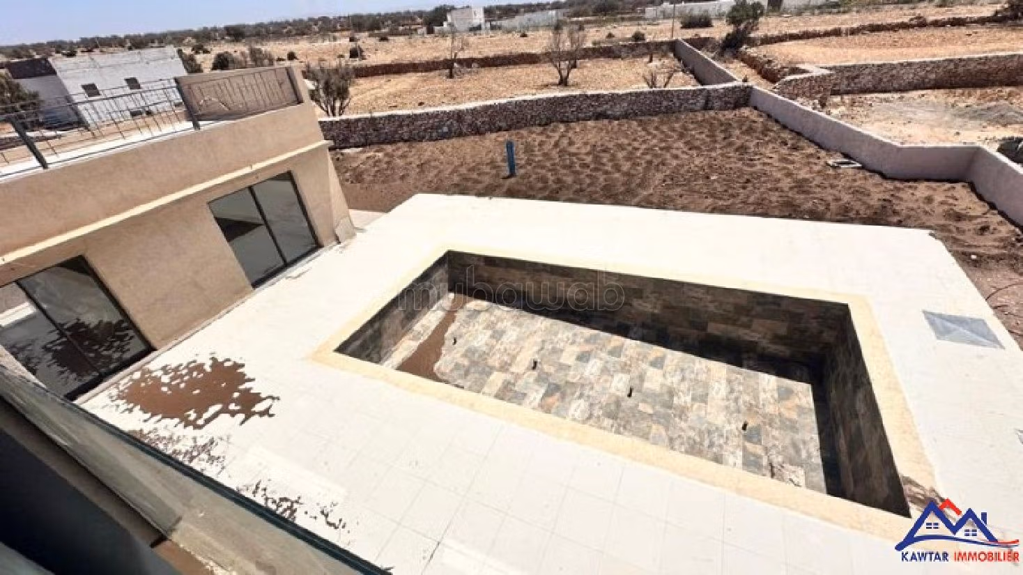 فيلا فاخرة للبيع ب طريق آسفي. المساحة الإجمالية 1500 م². مفروشة