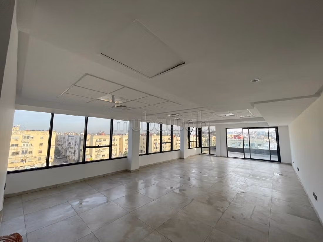 Oficinas en alquiler en Oulfa. Pequeña superficie 88 m².