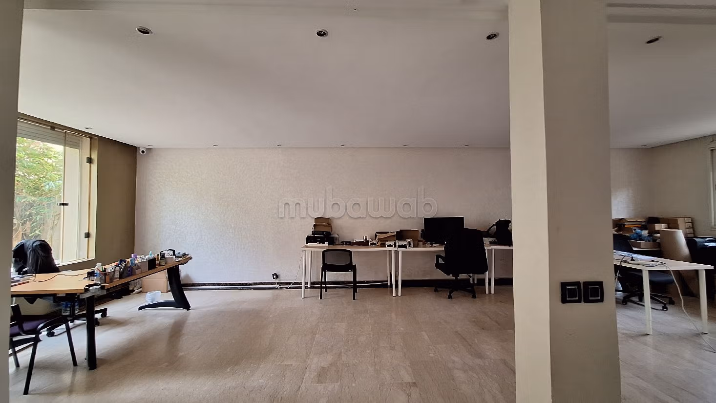 فيلا فخمة للايجار ب لونشون حي الهناء. 5 غرف جميلة. شرفة وحديقة