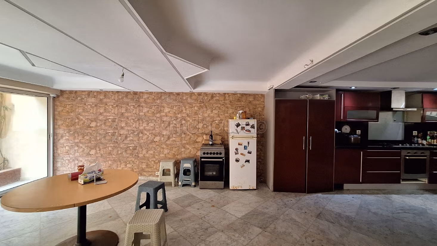 فيلا فخمة للايجار ب لونشون حي الهناء. 5 غرف جميلة. شرفة وحديقة