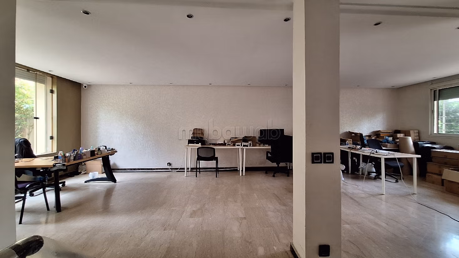 فيلا فخمة للايجار ب لونشون حي الهناء. 5 غرف جميلة. شرفة وحديقة