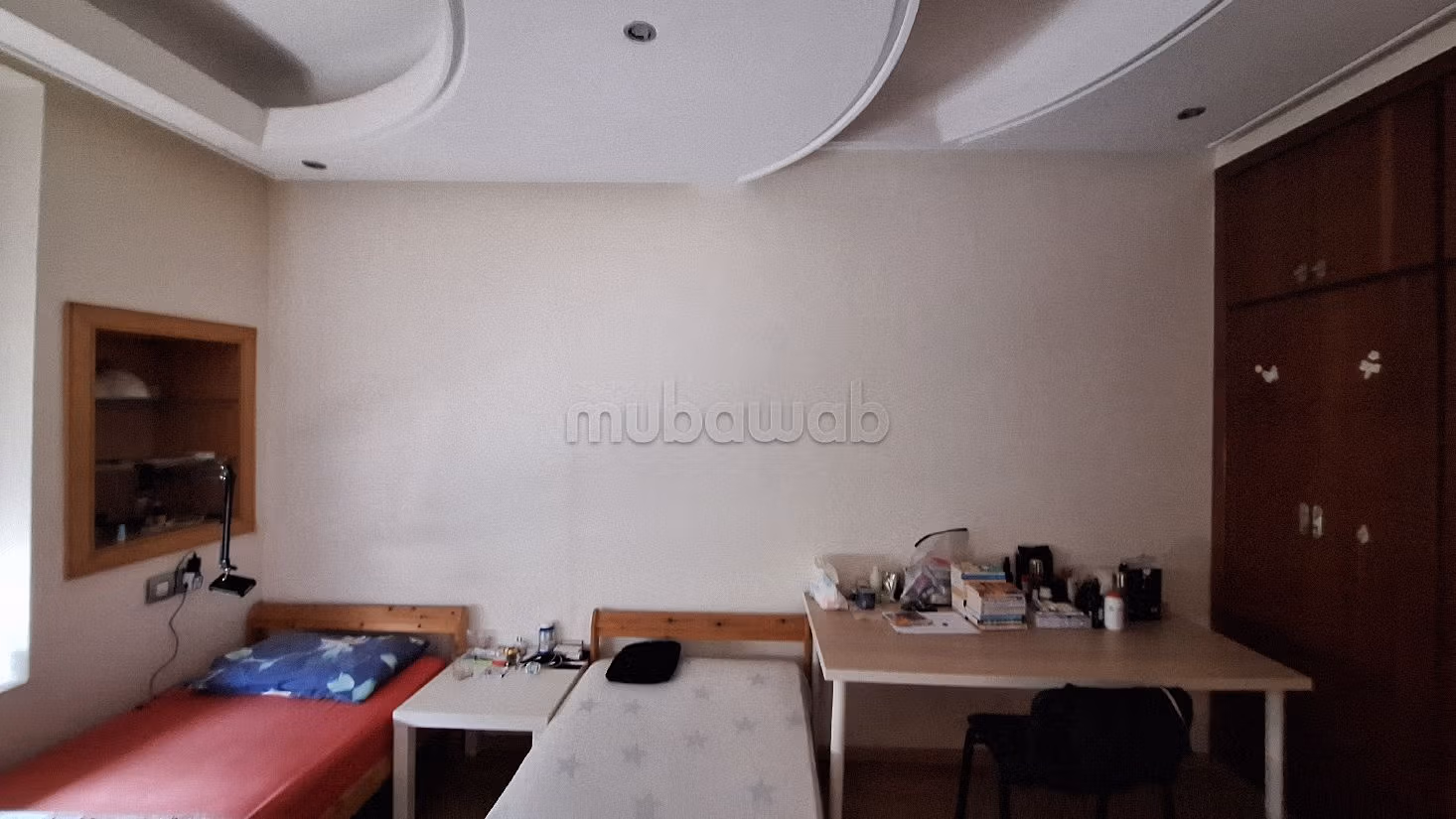 فيلا فخمة للايجار ب لونشون حي الهناء. 5 غرف جميلة. شرفة وحديقة