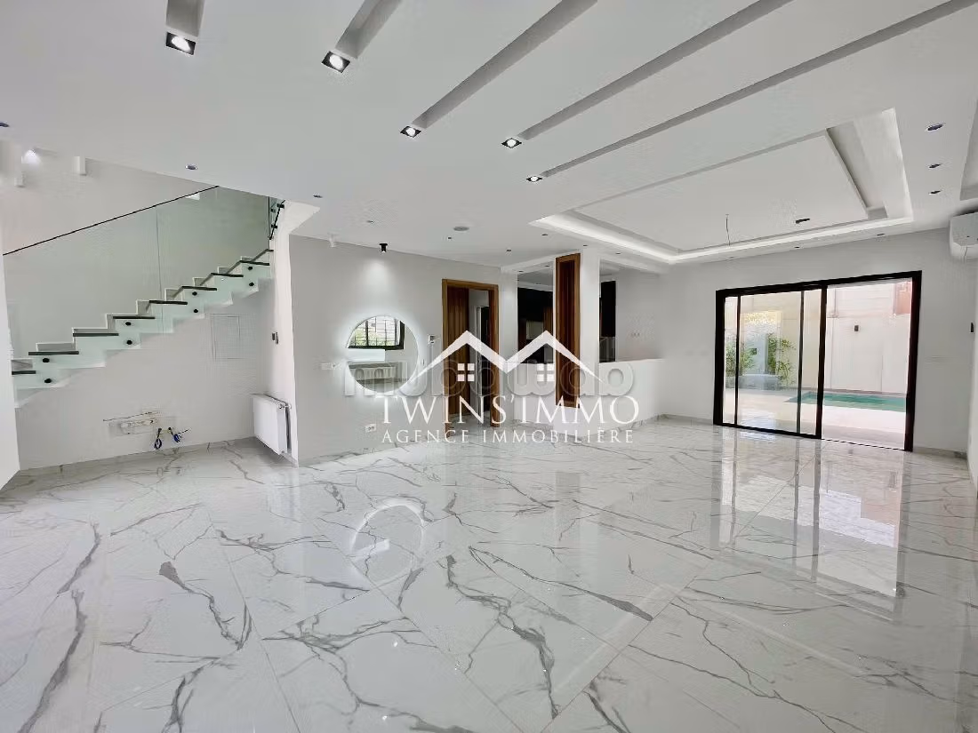 Villa avec piscine à La Soukra