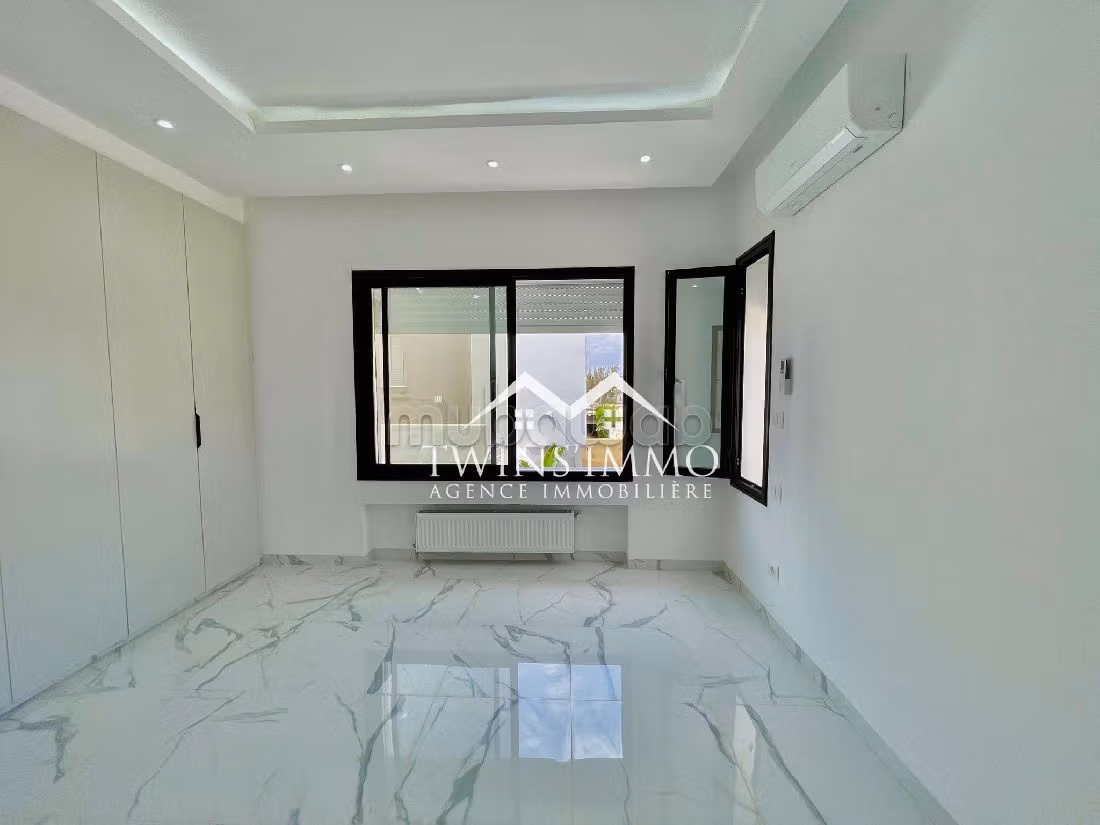 Villa avec piscine à La Soukra