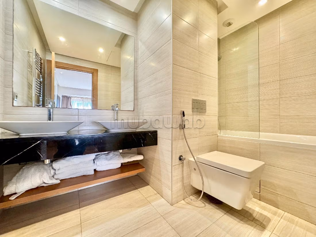 Apartment for sale in Casablanca Finance City. 2 lovely rooms. Lift and terrace