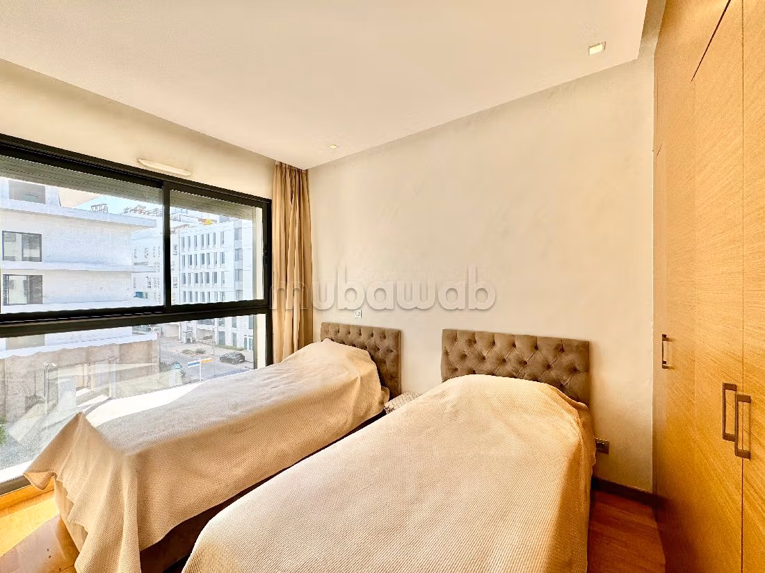 Apartment for sale in Casablanca Finance City. 2 lovely rooms. Lift and terrace