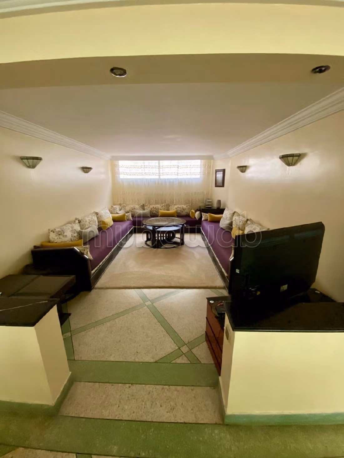 فيلا رائعة للبيع ب حي سلامة. 7 قطع كبيرة. موقف للسيارات وحديقة