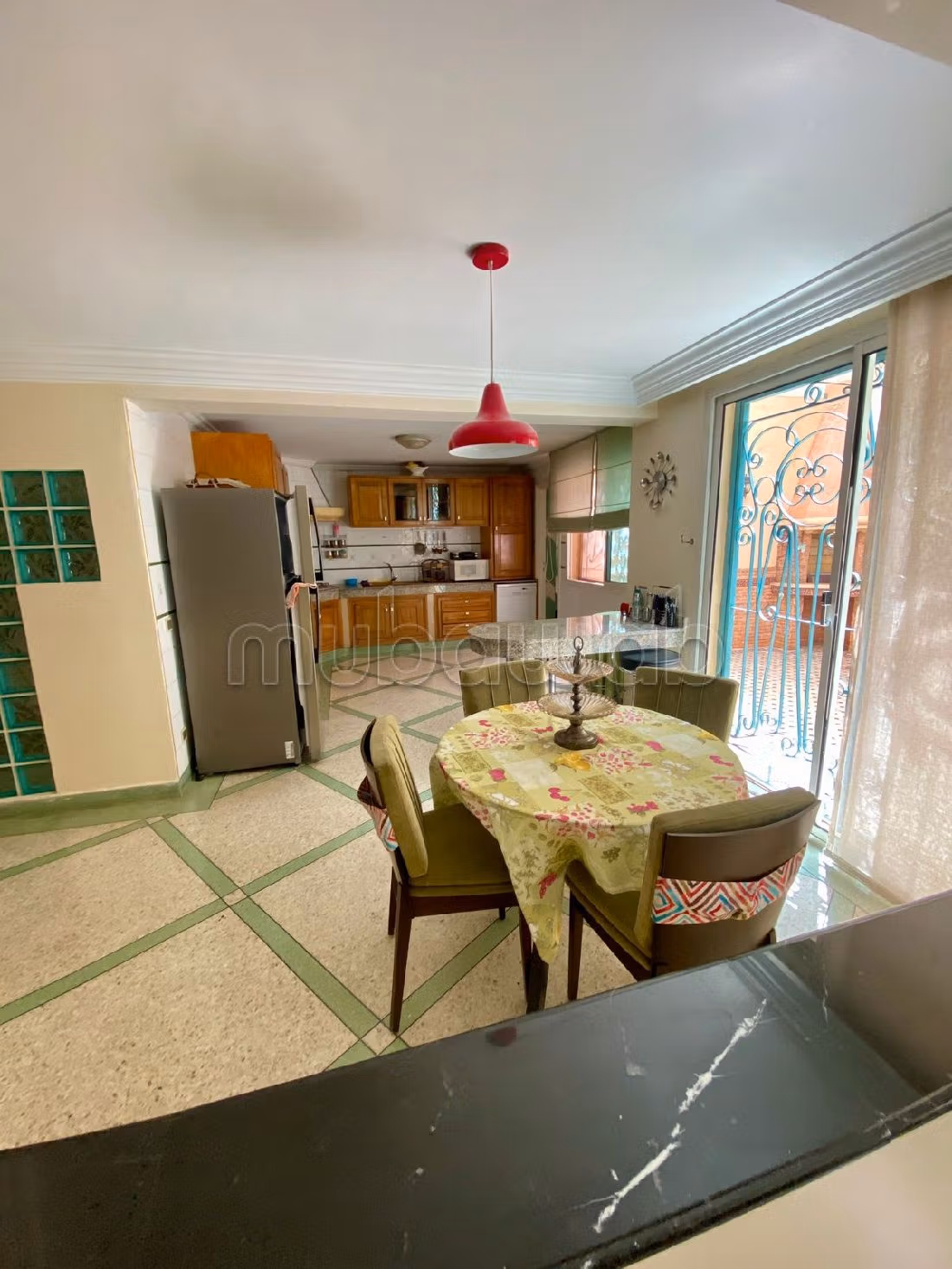 فيلا رائعة للبيع ب حي سلامة. 7 قطع كبيرة. موقف للسيارات وحديقة