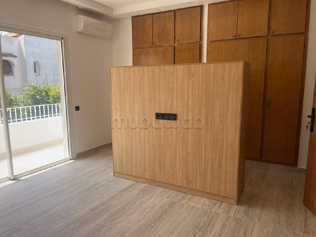 Villa a la location vide a ain diab 37000dh