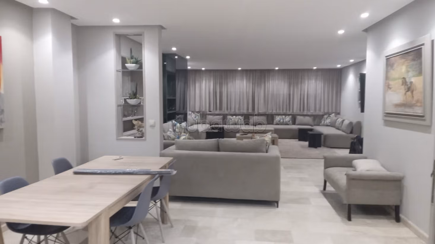 Bel appartement racine étage élevé — 3