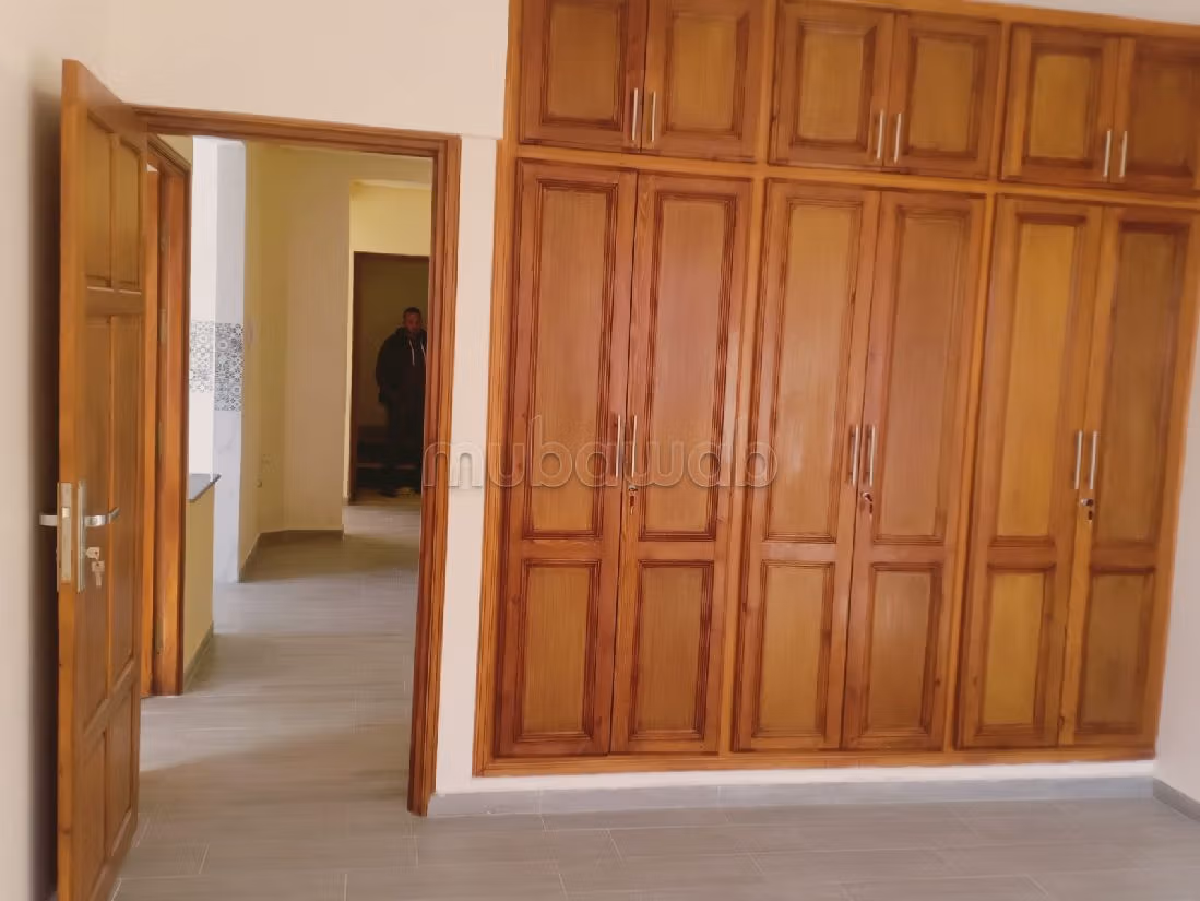 House to buy. 2 large living areas. Beautiful terrace and garden