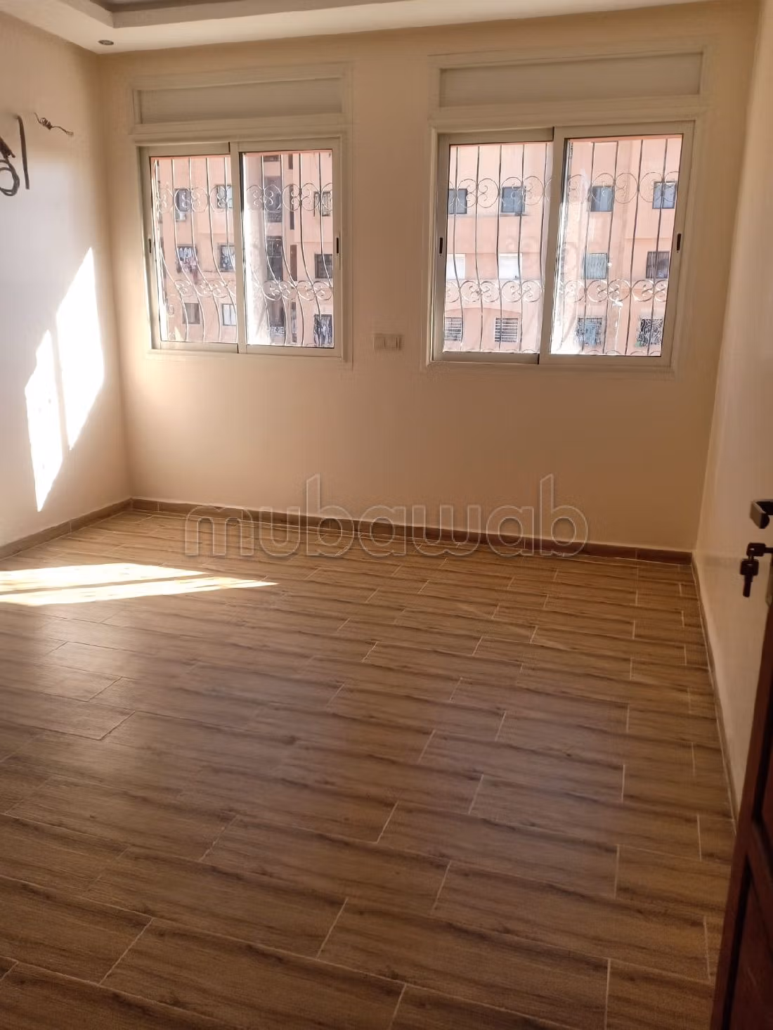 House to buy. 2 large living areas. Beautiful terrace and garden