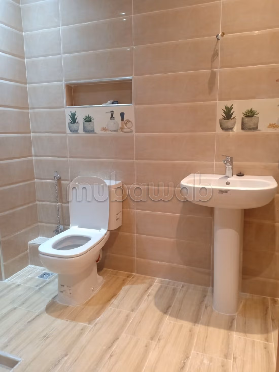 House to buy. 2 large living areas. Beautiful terrace and garden