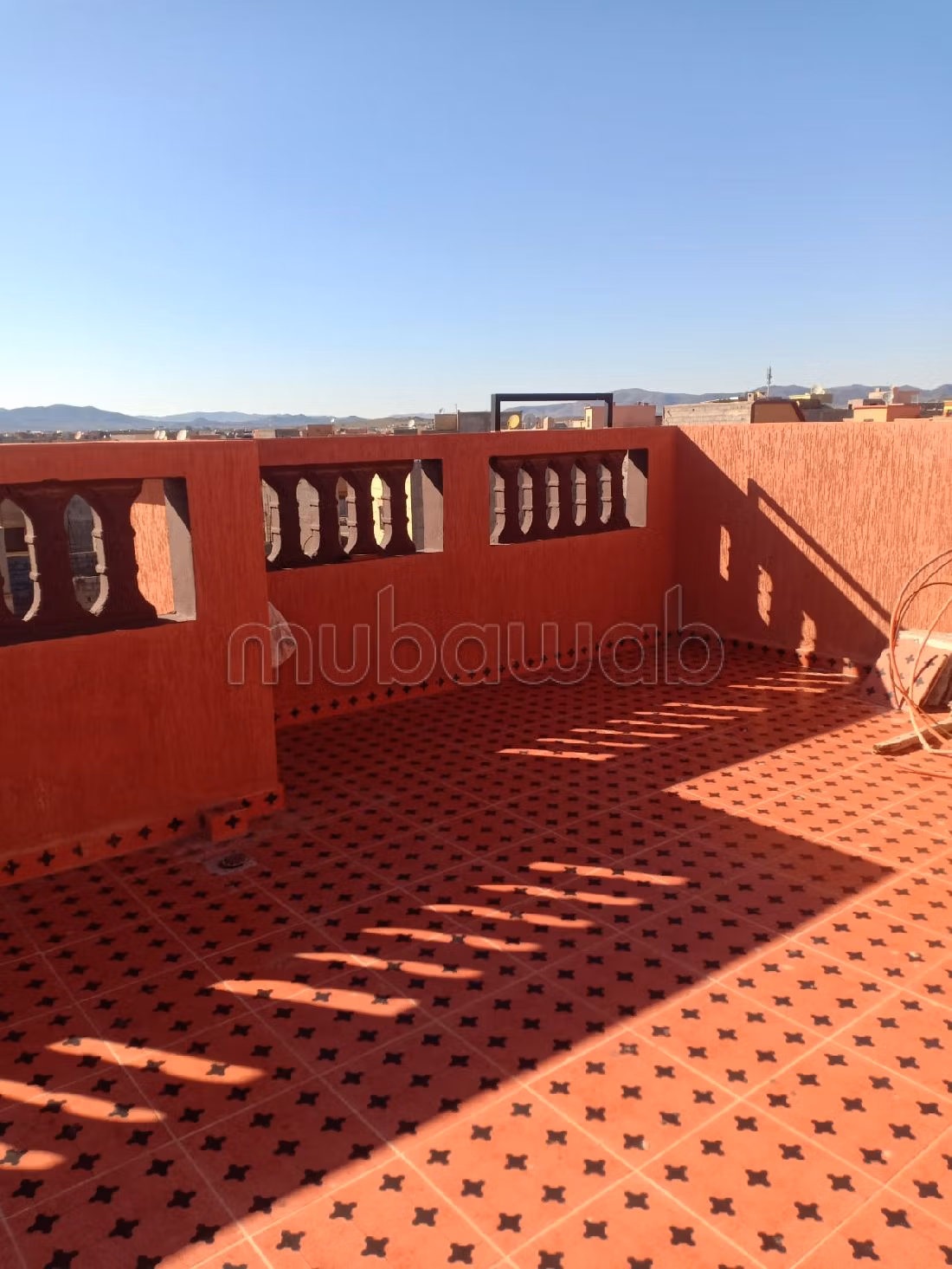 House to buy. 2 large living areas. Beautiful terrace and garden