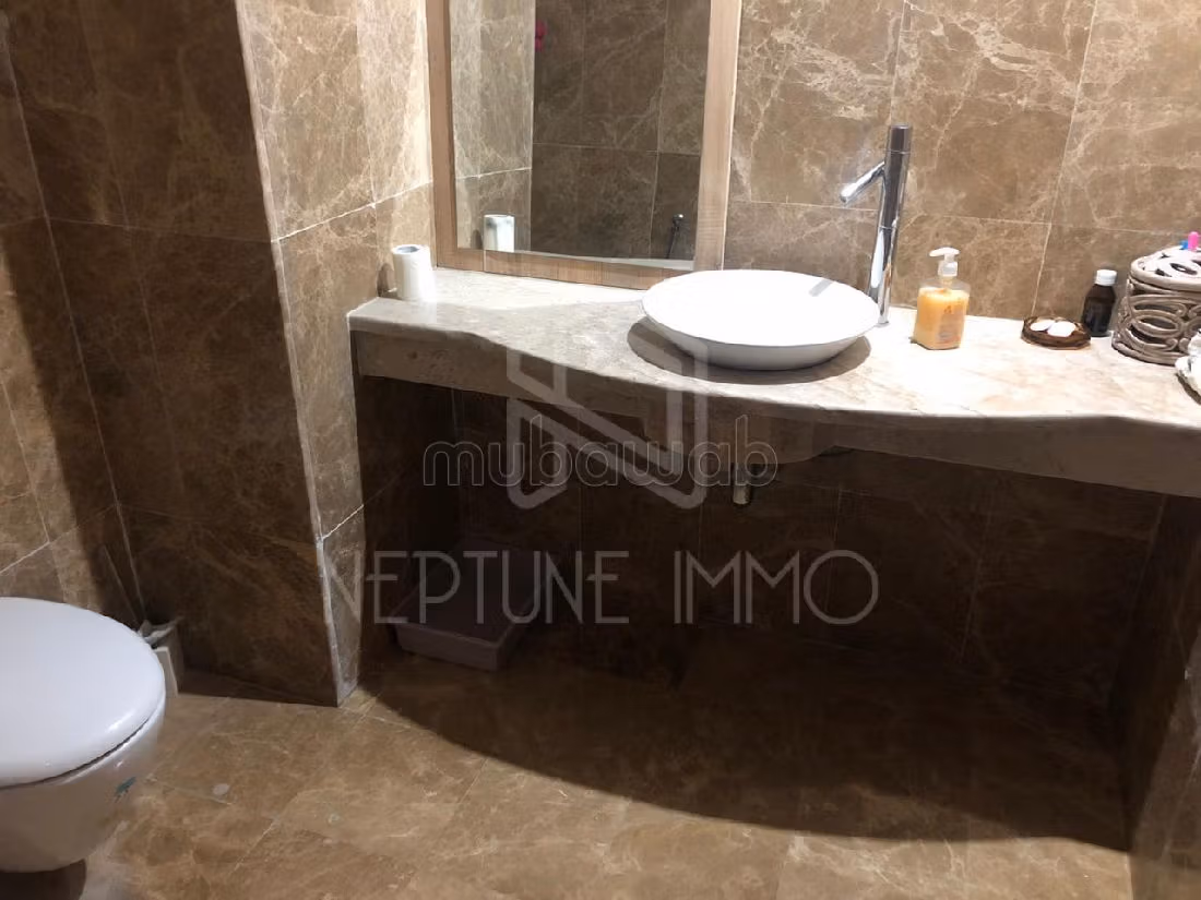 High quality villa rental in La Marsa. Total area 1 m². Double glazing and reinforced door. 