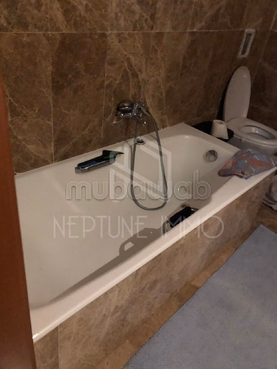 High quality villa rental in La Marsa. Total area 1 m². Double glazing and reinforced door. 