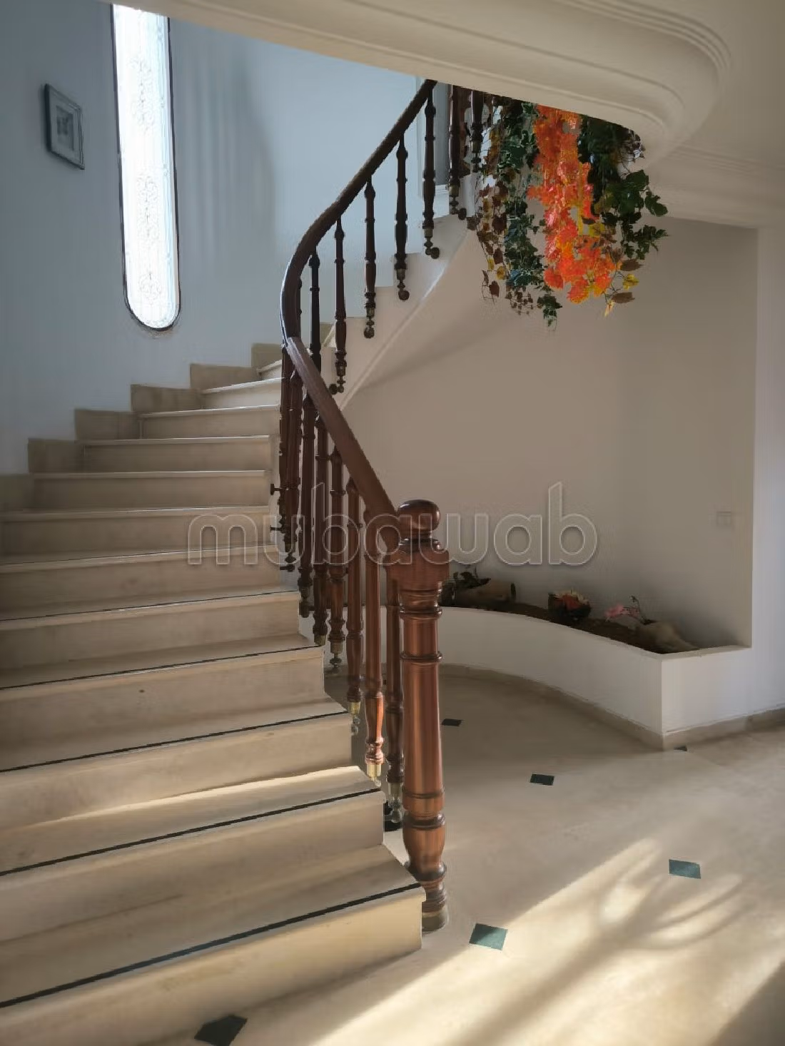 Fabulous house for sale in Hammam Chatt. Area 420 m². Swimming pool and air conditioning. 