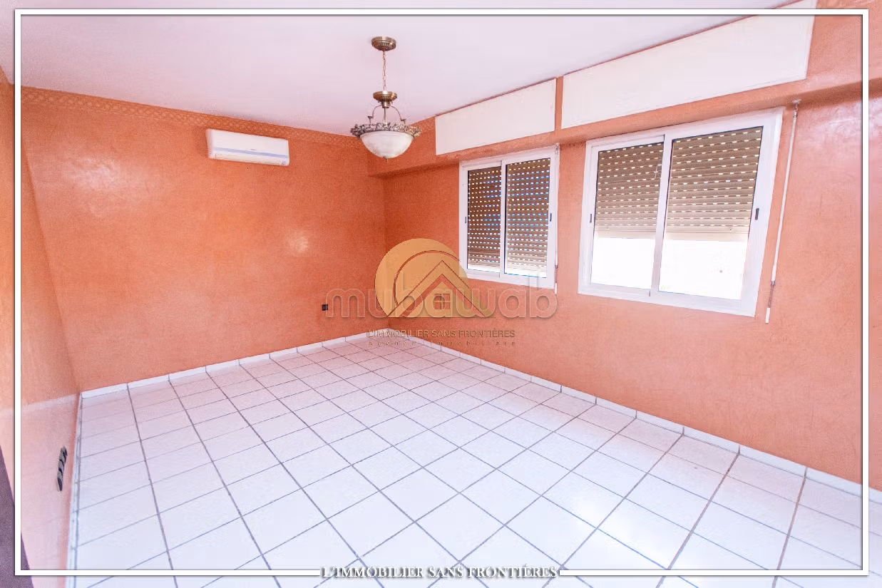 بيع شقة ب الداوديات. 3 غرف. صالة تقليدية ونظام طبق الأقمار الصناعية