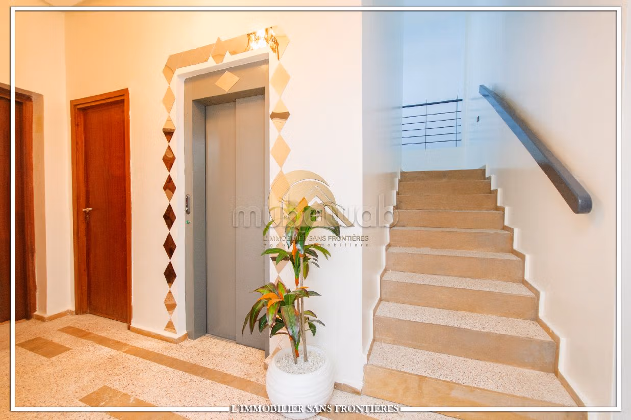 بيع شقة ب الداوديات. 3 غرف. صالة تقليدية ونظام طبق الأقمار الصناعية