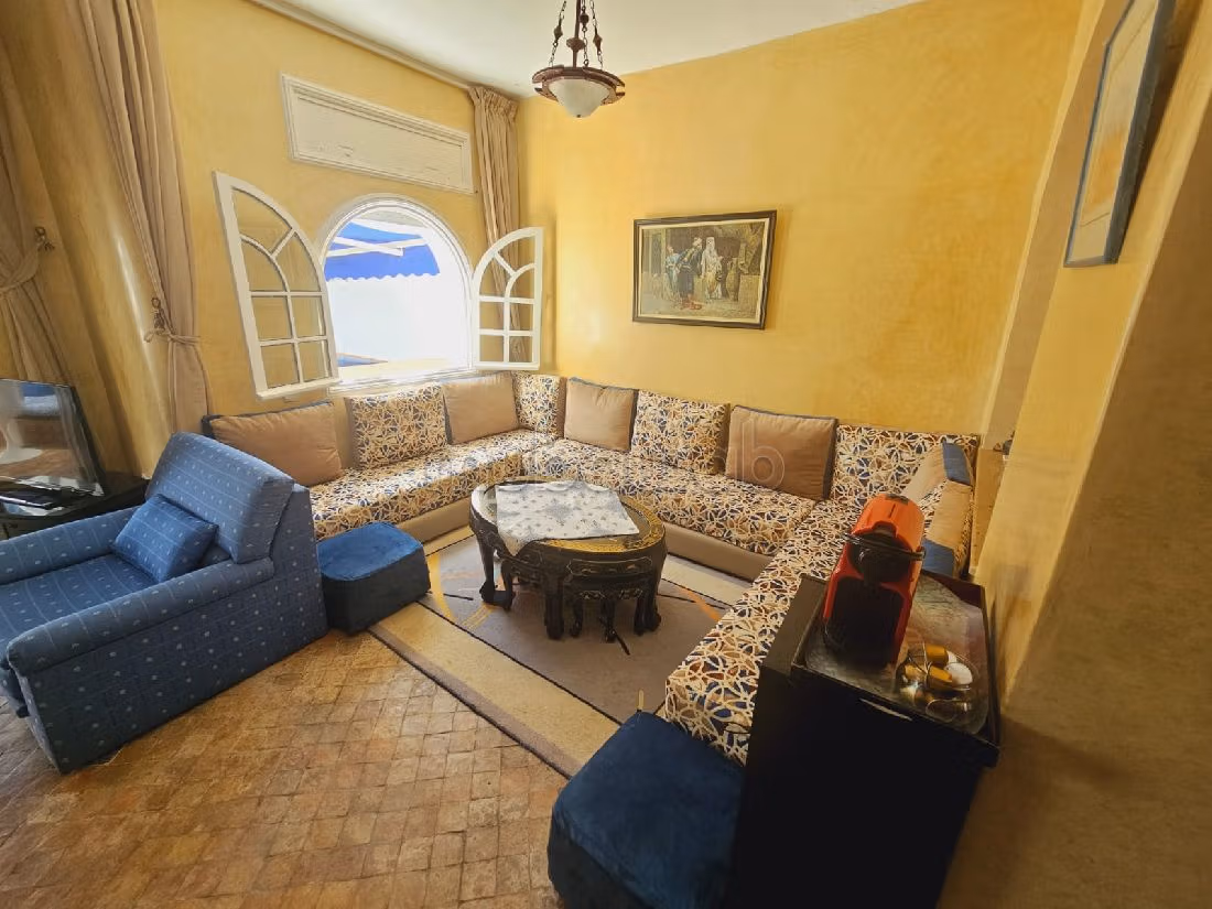 Casa de alto standing en venta en Plage Oued Cherrat. Dimensión 286 m². Chimenea, piscina. 