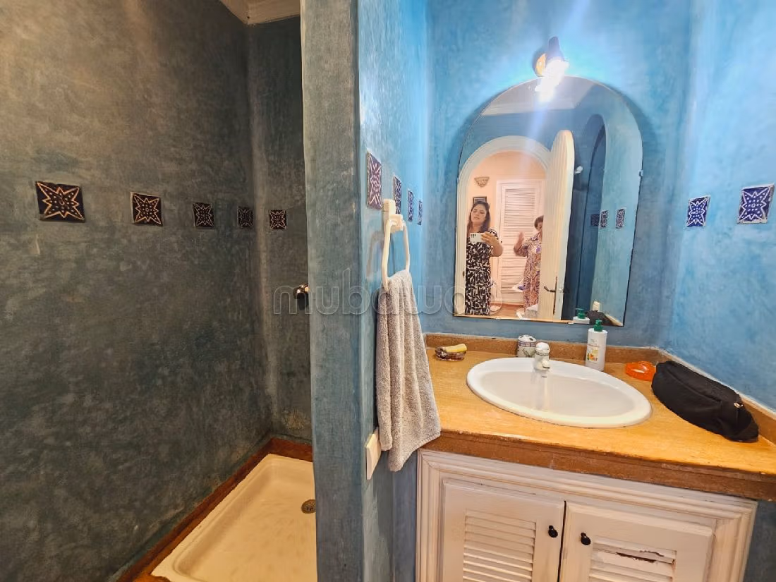 Casa de alto standing en venta en Plage Oued Cherrat. Dimensión 286 m². Chimenea, piscina. 