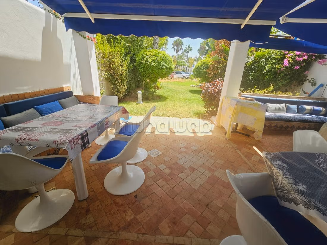 Casa de alto standing en venta en Plage Oued Cherrat. Dimensión 286 m². Chimenea, piscina. 
