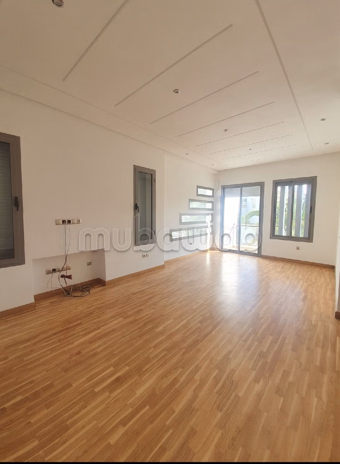 Luxury Villa for rent in Oasis. 11 large living areas. Secured door and central heating. 