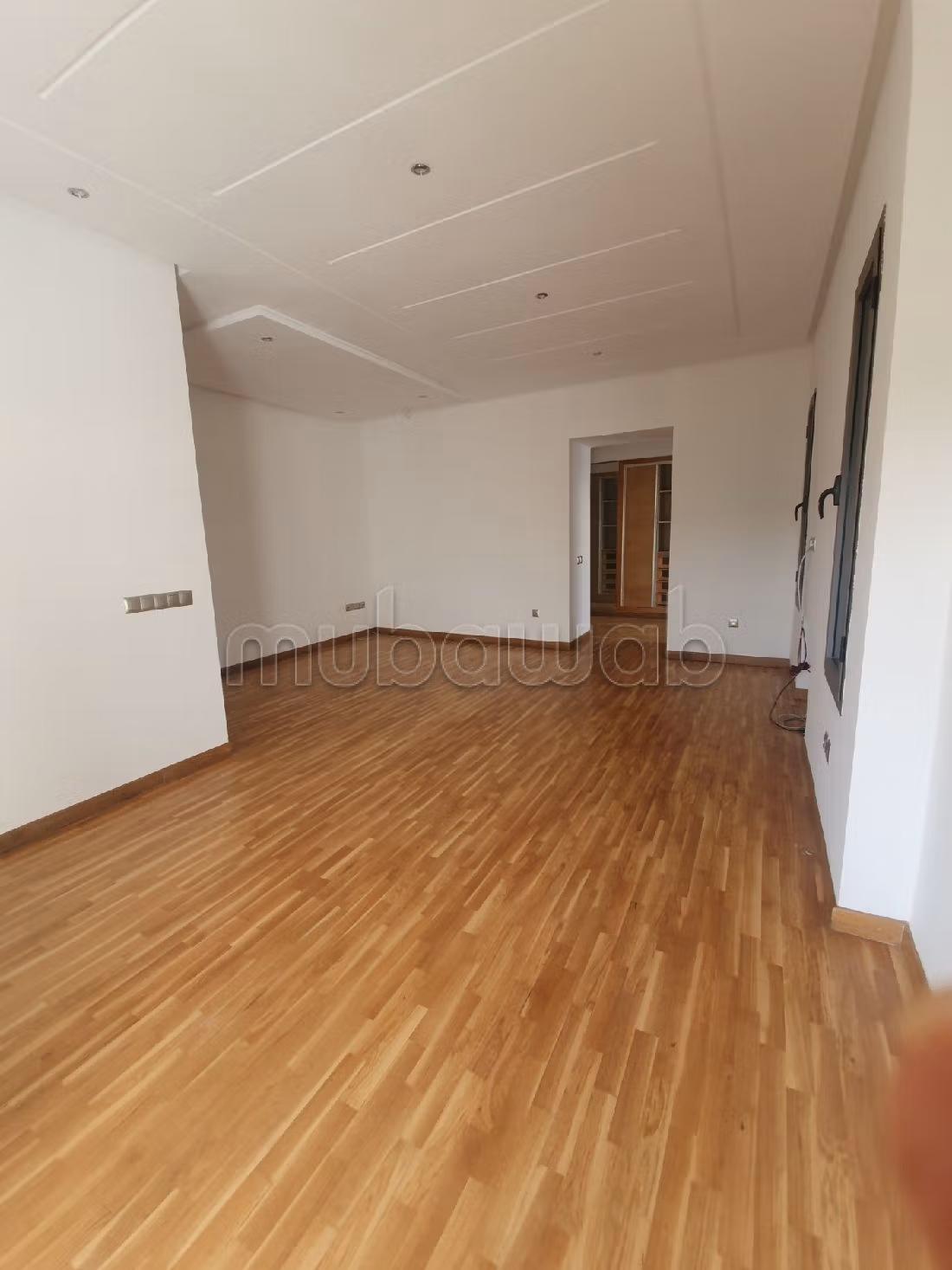 Luxury Villa for rent in Oasis. 11 large living areas. Secured door and central heating. 