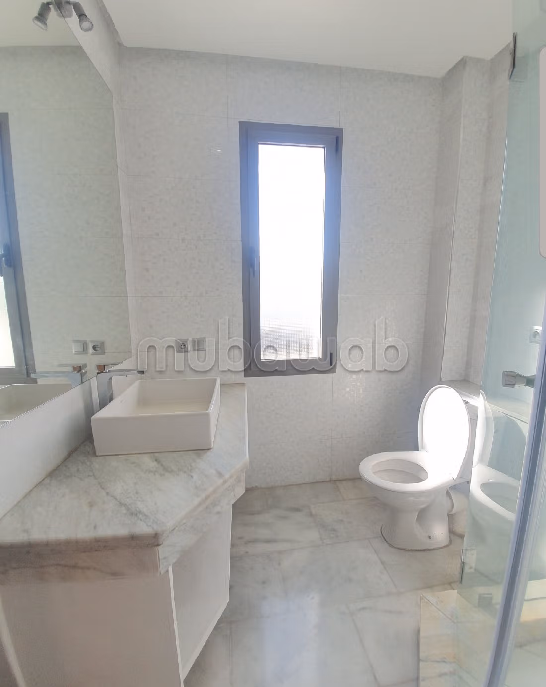 Luxury Villa for rent in Oasis. 11 large living areas. Secured door and central heating. 