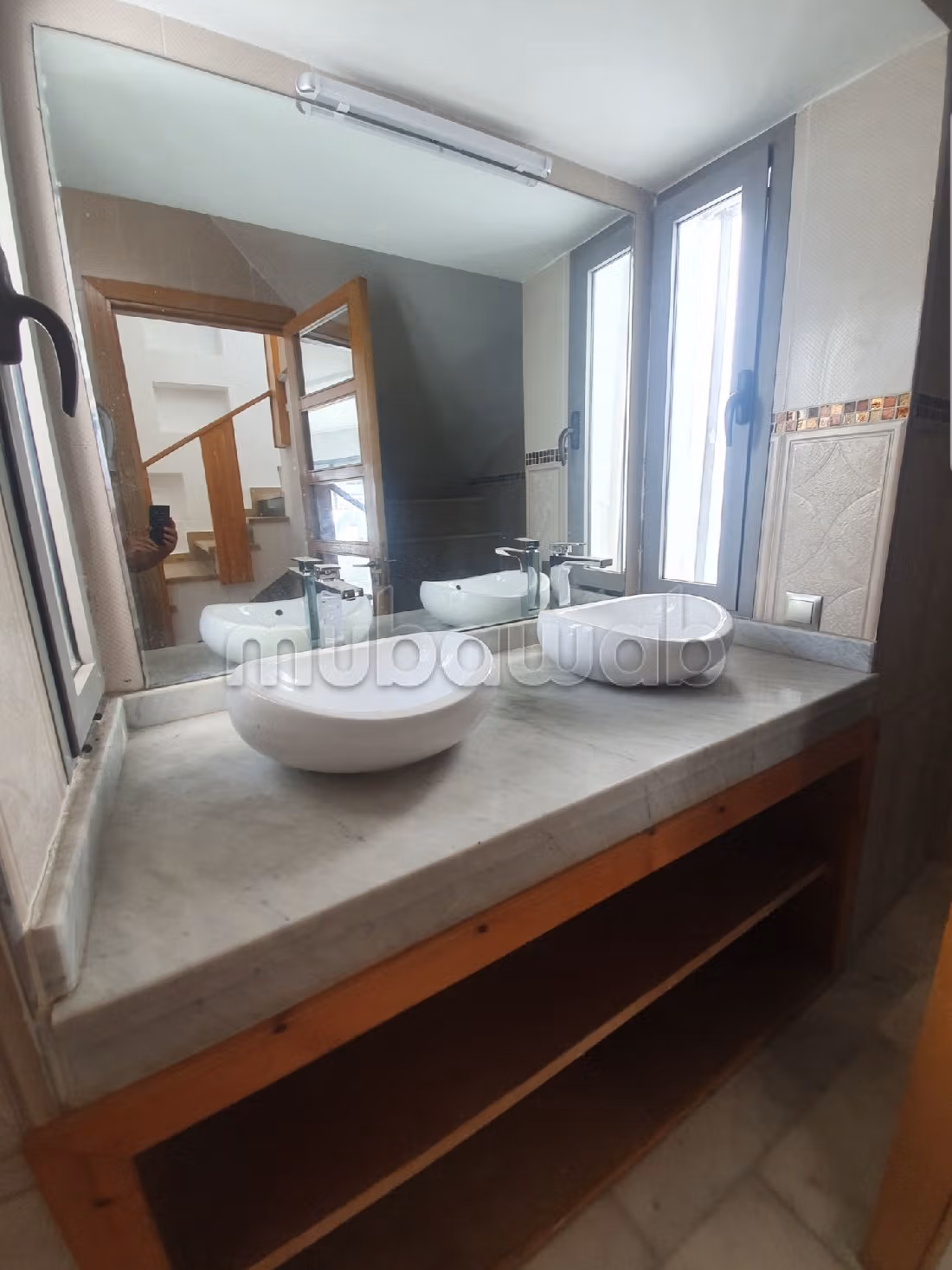 Luxury Villa for rent in Oasis. 11 large living areas. Secured door and central heating. 