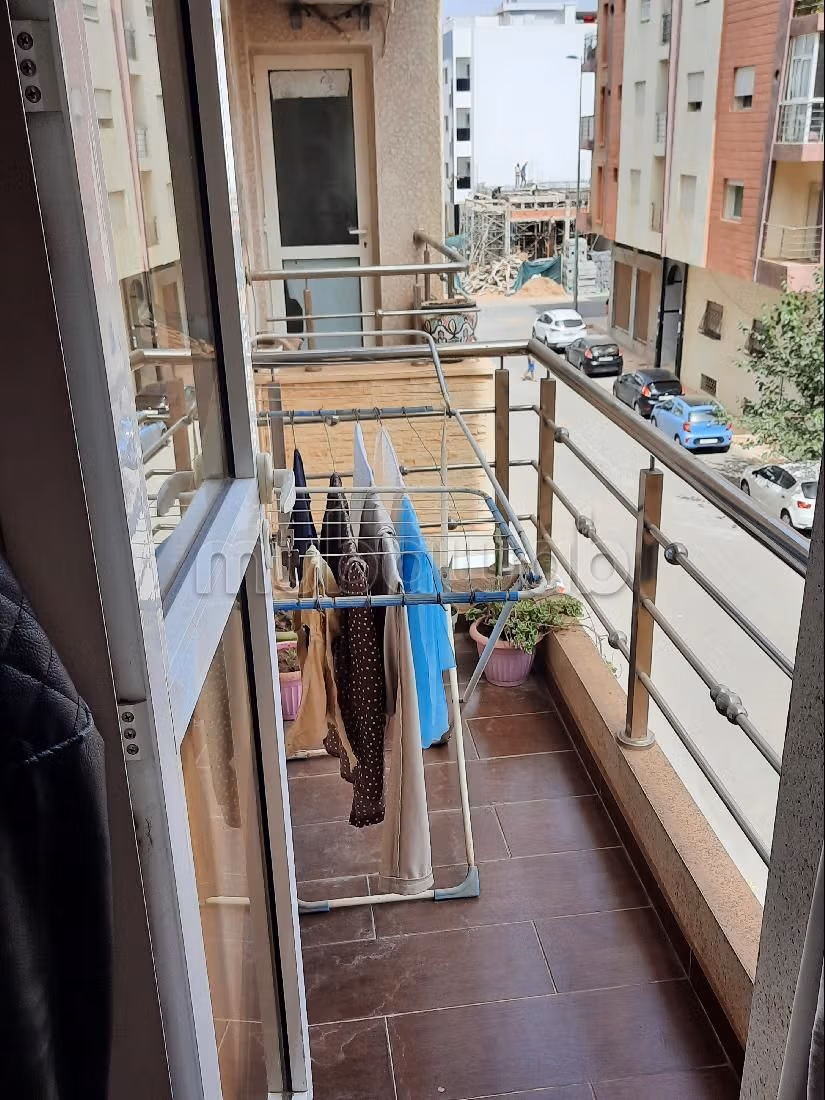 شقة فارغة ب تجزئة معمورة حصين مساحة 83 طابق 2