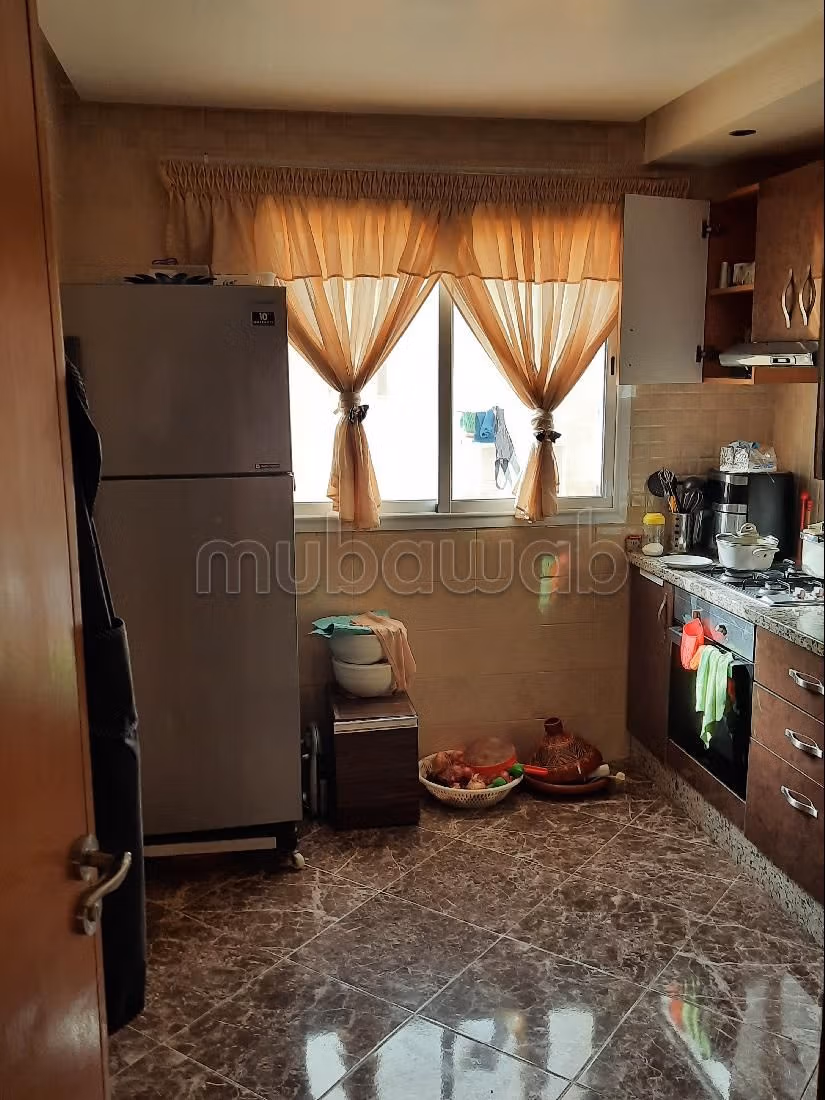 شقة فارغة ب تجزئة معمورة حصين مساحة 83 طابق 2