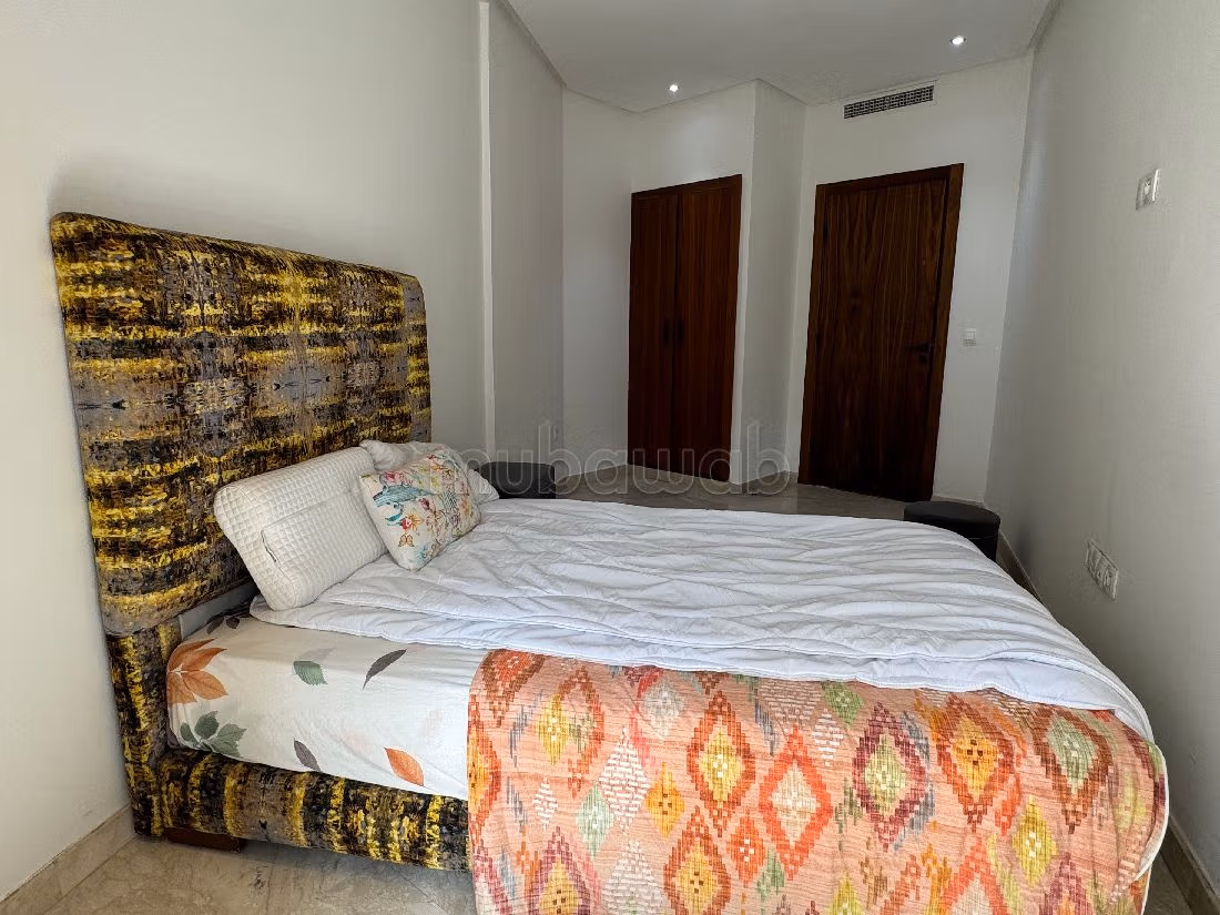 Apartment for rent in Bourgogne Ouest. 2 lovely rooms. Ample storage space