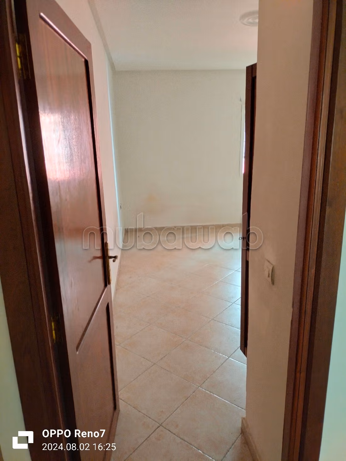 Appartement en vente à Bir Rami Est. Surface de 73 m². Résidence avec concierge