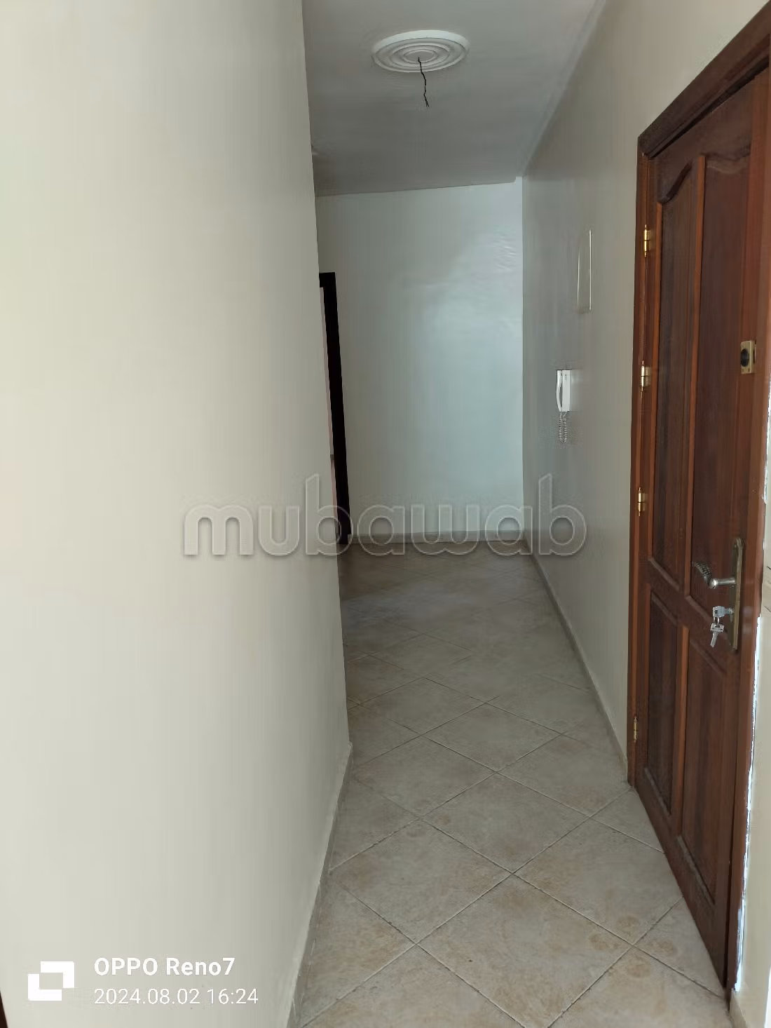 Appartement en vente à Bir Rami Est. Surface de 73 m². Résidence avec concierge