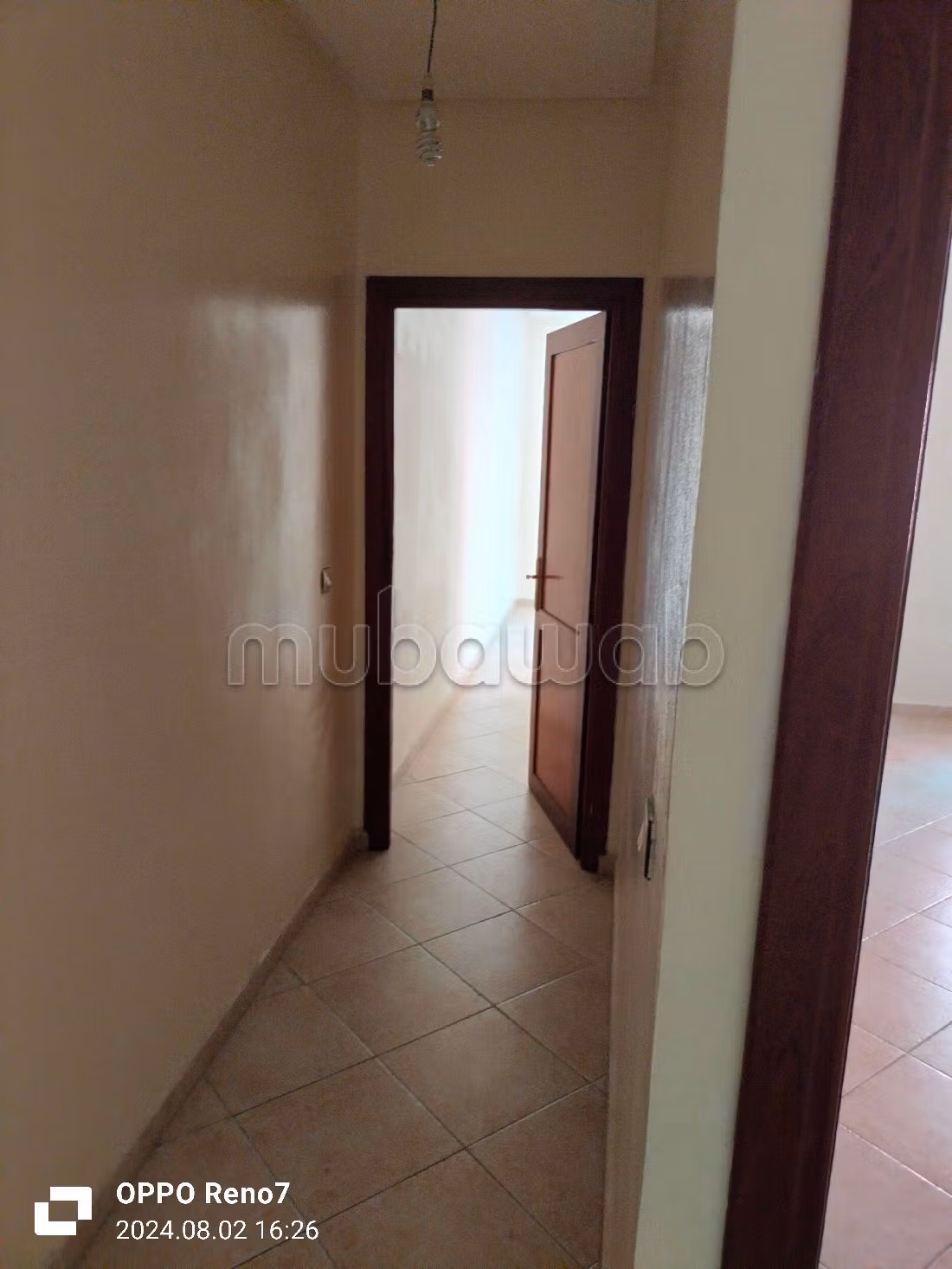 Appartement en vente à Bir Rami Est. Surface de 73 m². Résidence avec concierge