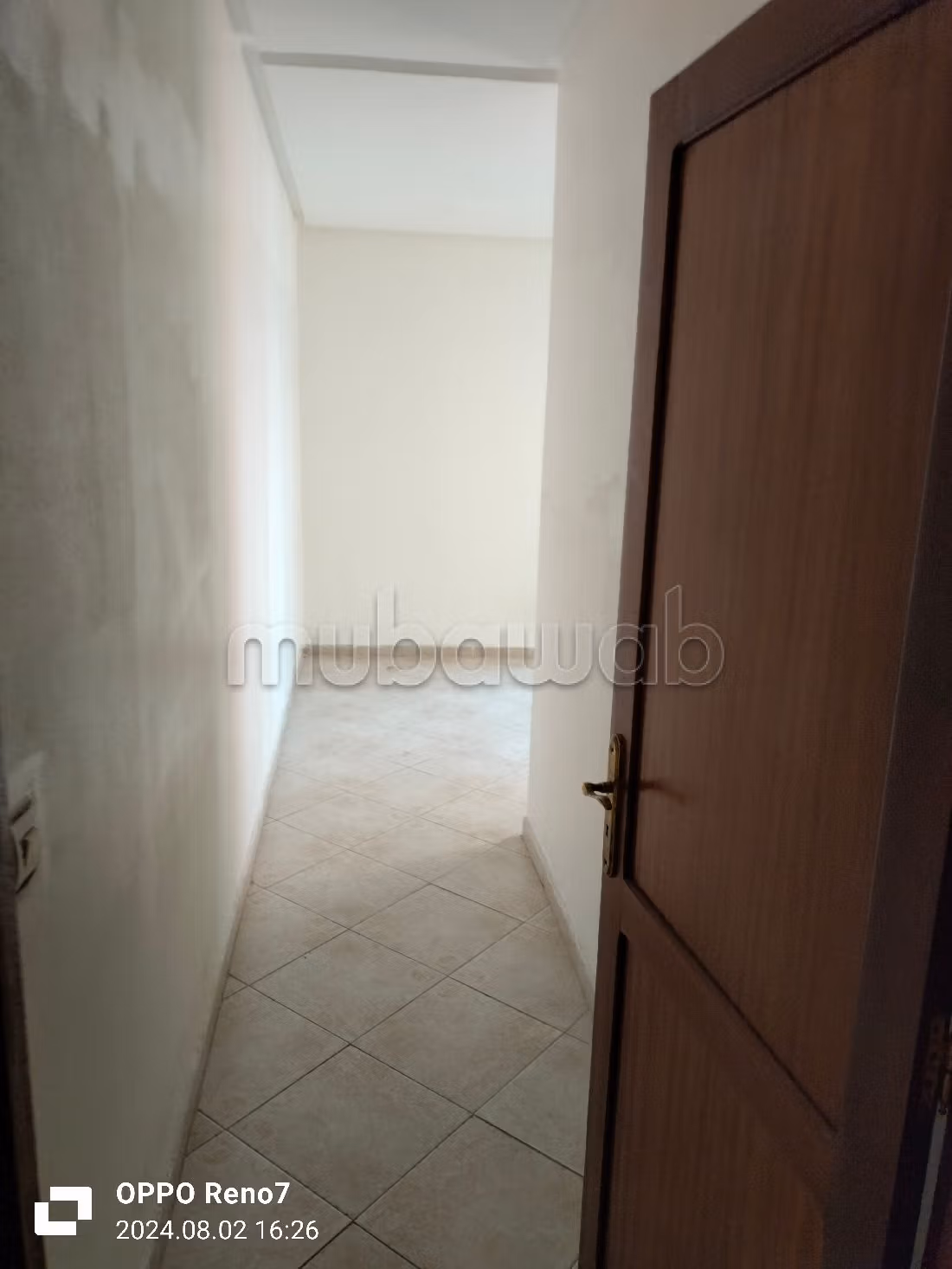 Appartement en vente à Bir Rami Est. Surface de 73 m². Résidence avec concierge