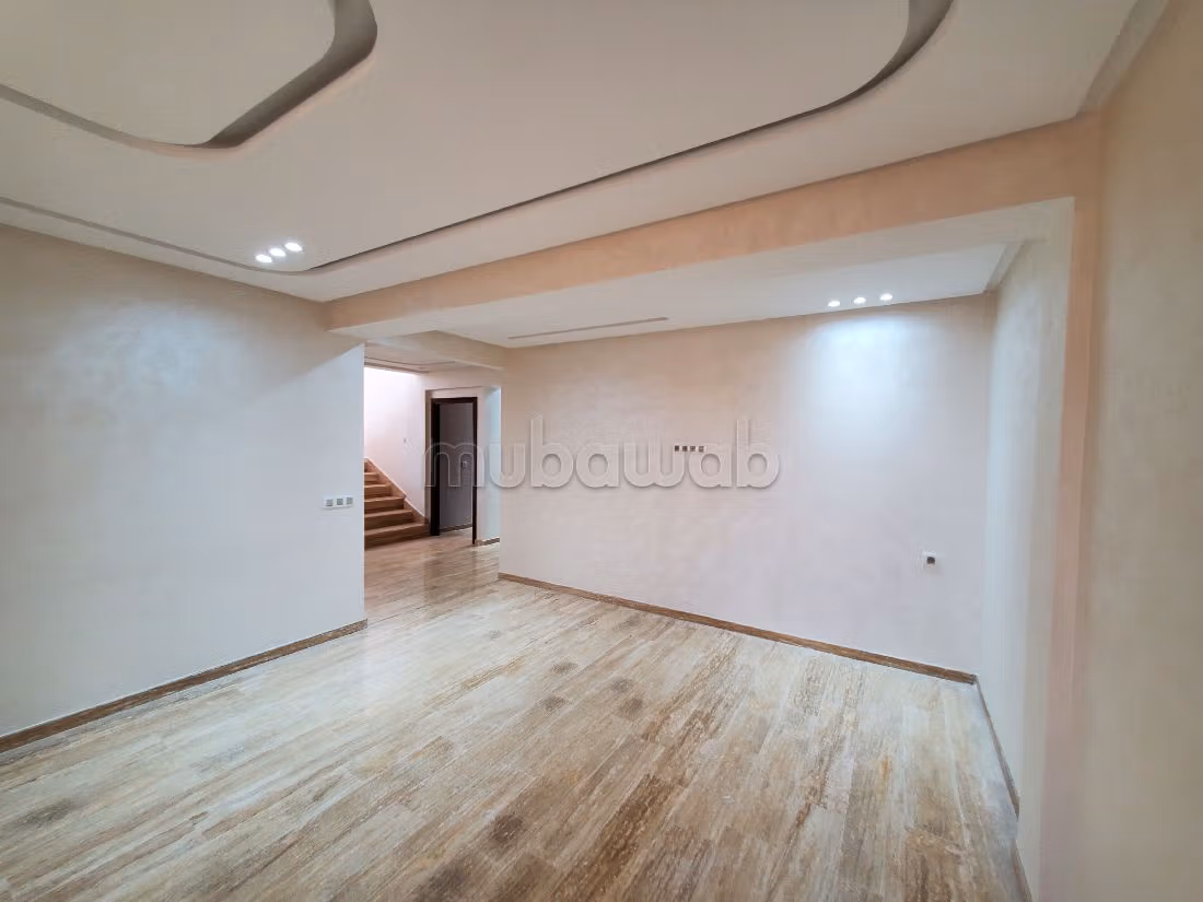 Residenza di lusso in vendita. 3 camere da letto. Giardino, terrazzo. 