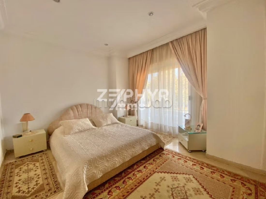 A vendre une Villa avec piscine à la Marsa